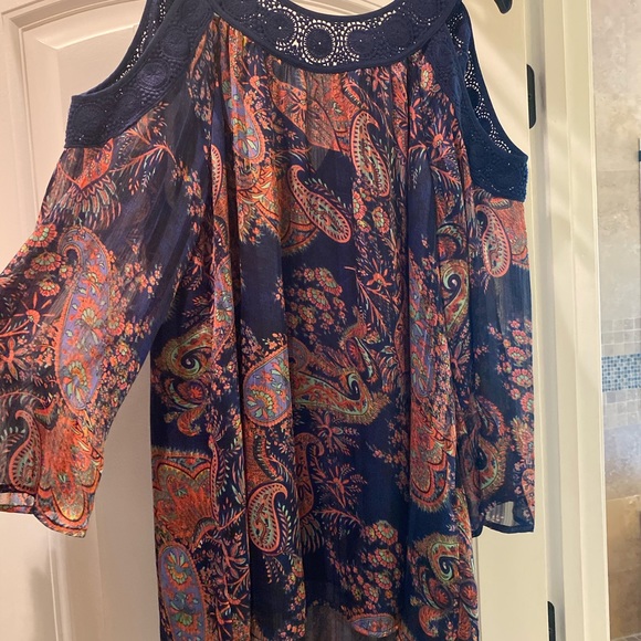 Top - Picture 2 of 3